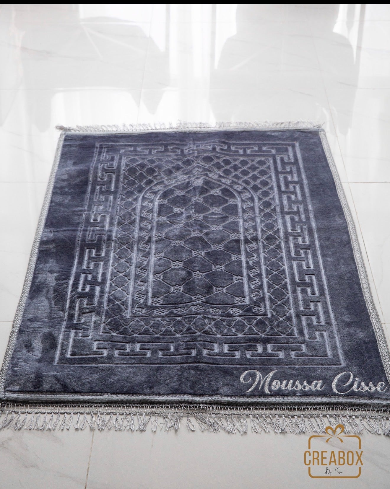 Tapis de prière gris