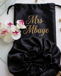 Bonnet en soie et pochette personaliser